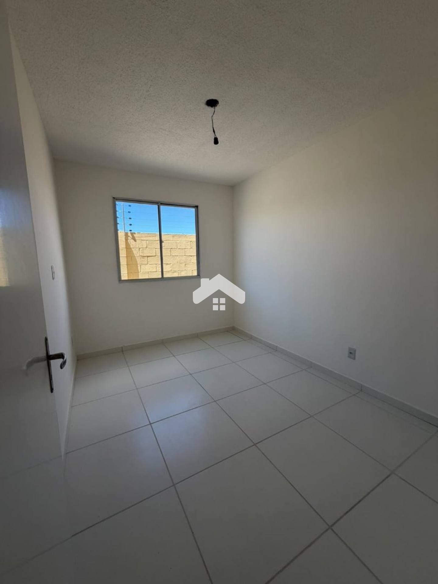 Apartamento no Villa dos Coqueiros, 2/4, 1 banheiro, 1 vaga (Cond. Incluso) - Barra dos Coqueiros