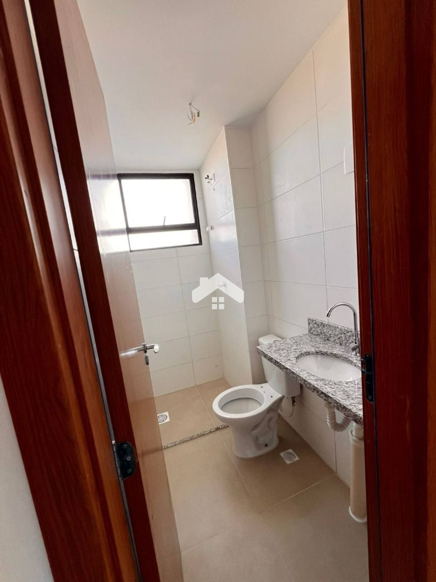 Apartamento Térreo Com Jardim Para Vender No Esplendore no Bairro Farolândia