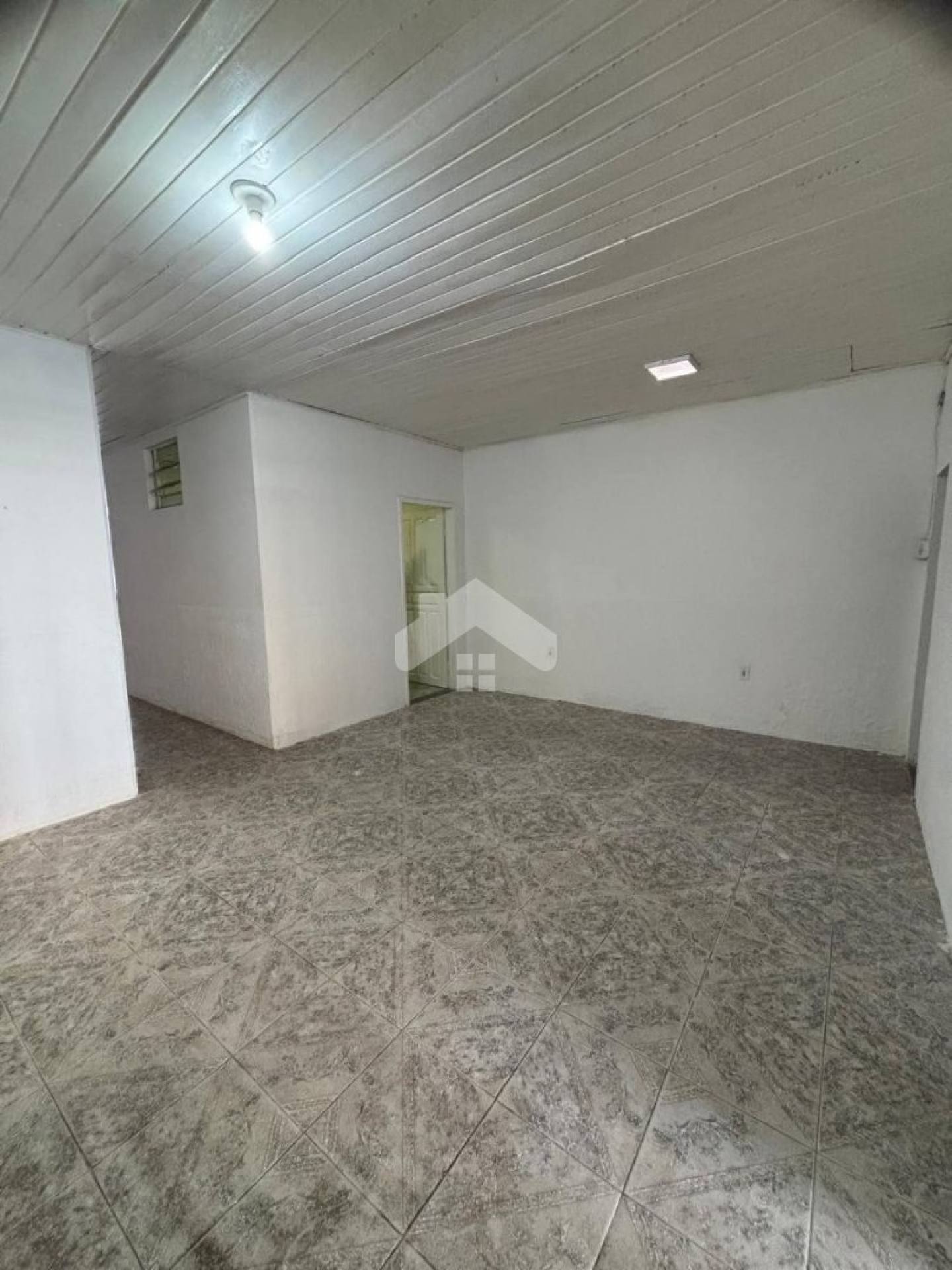 Casa Para Vender com 3 quartos 2 suítes + Ponto Comercial no bairro São José em Aracaju