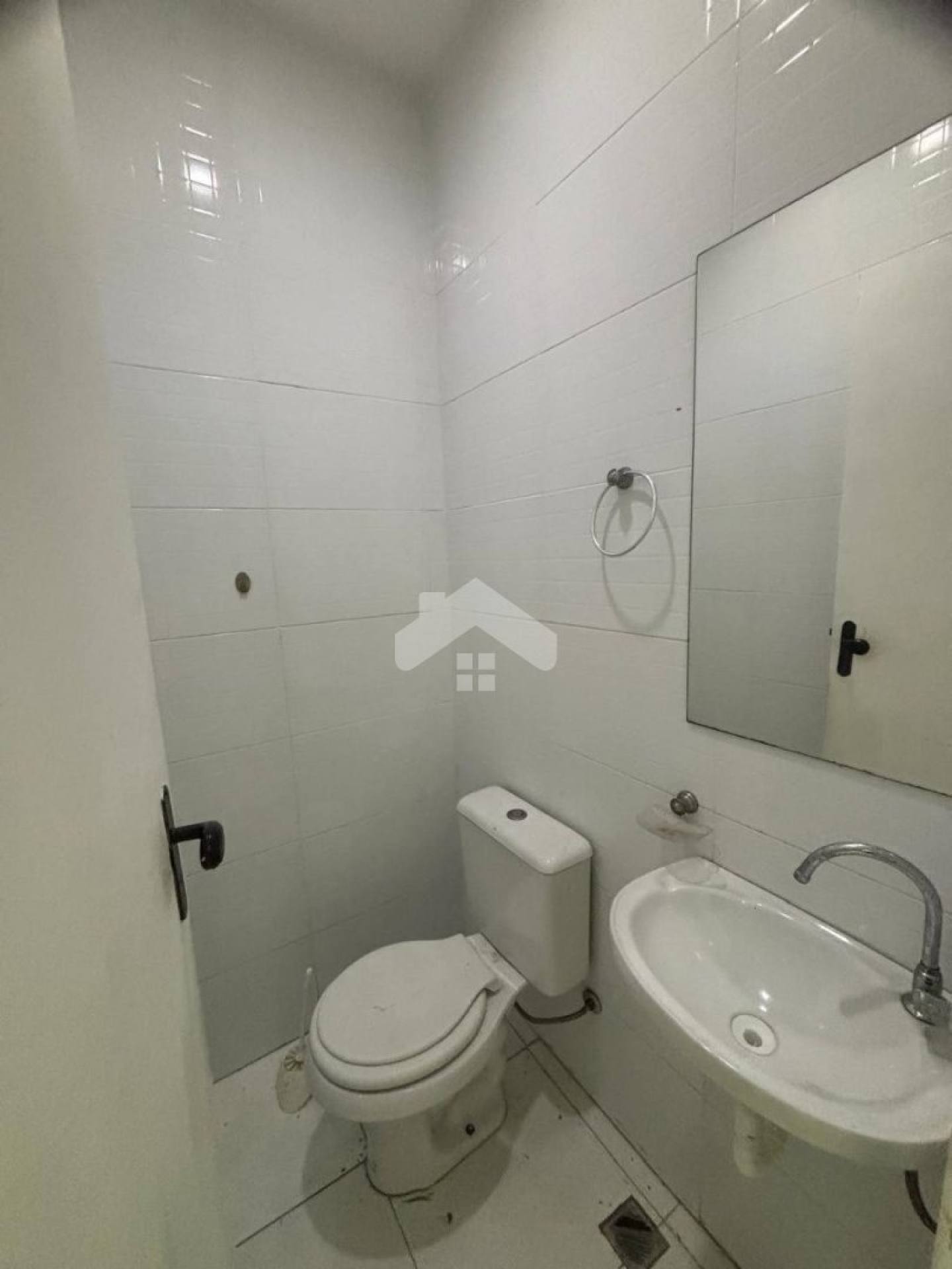 Casa Para Vender com 3 quartos 2 suítes + Ponto Comercial no bairro São José em Aracaju