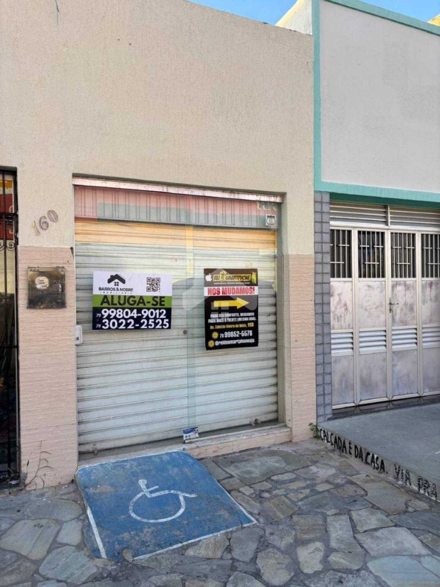 Casa Para Vender com 3 quartos 2 suítes + Ponto Comercial no bairro São José em Aracaju