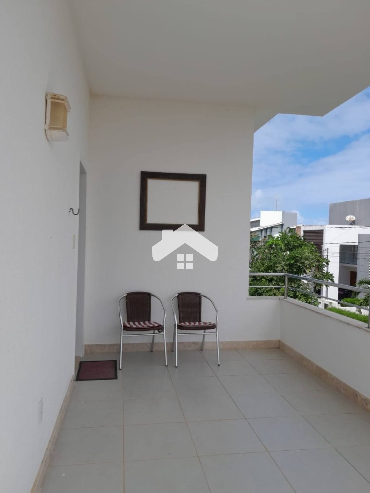 Casa de Condomínio Para Vender com 4 quartos 2 suítes próximo à praia em Aracaju