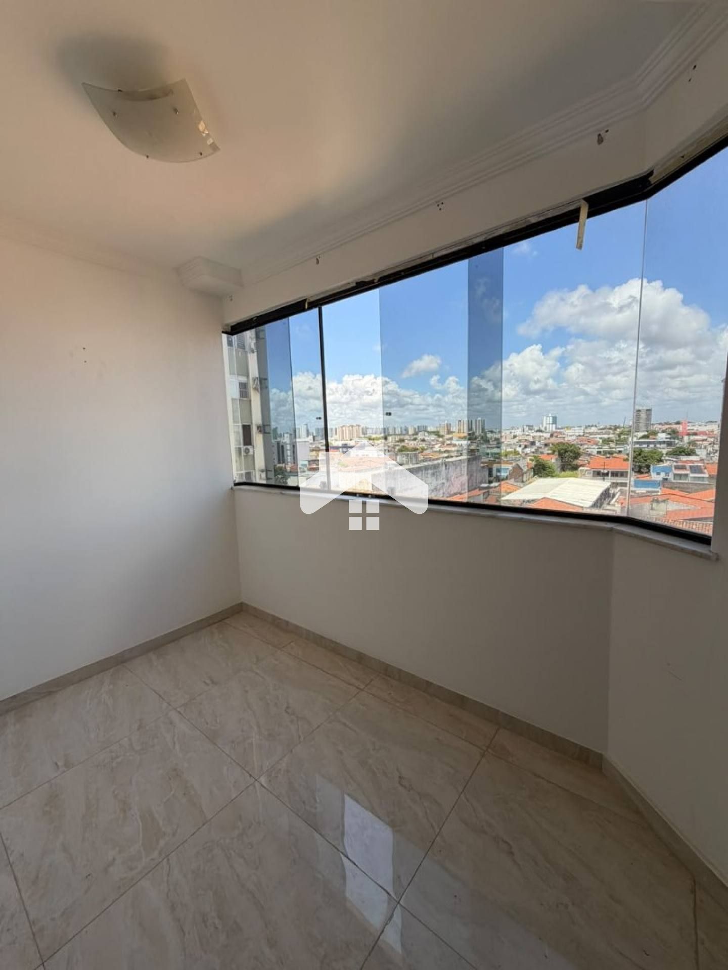 Apartamento no Ed. Saveiro, 3/4, 1 suíte, 1 vaga (Cond. Incluso) - São José
