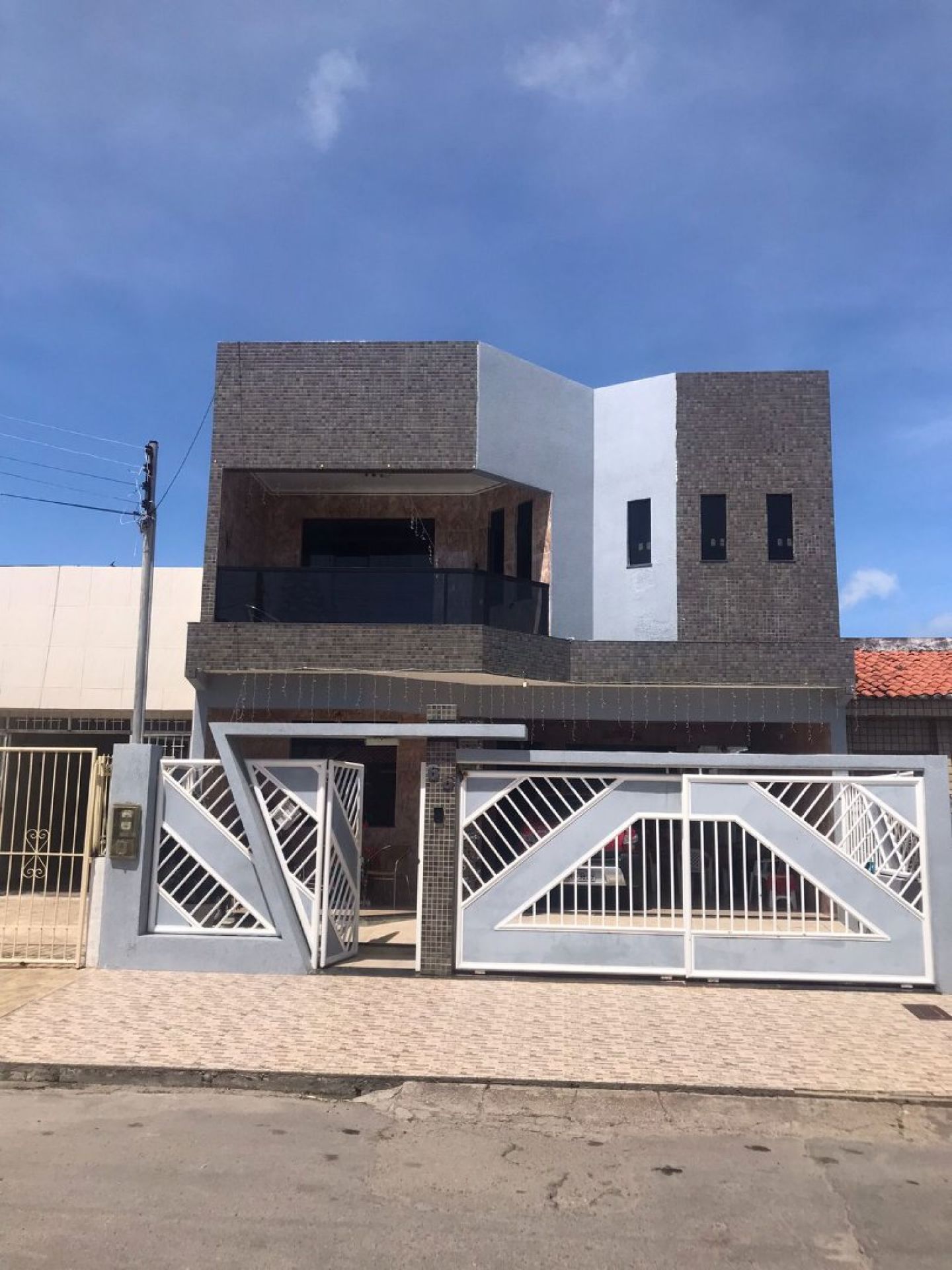 Casa Para Vender com 5 quartos 3 suítes no bairro Jabotiana em Aracaju