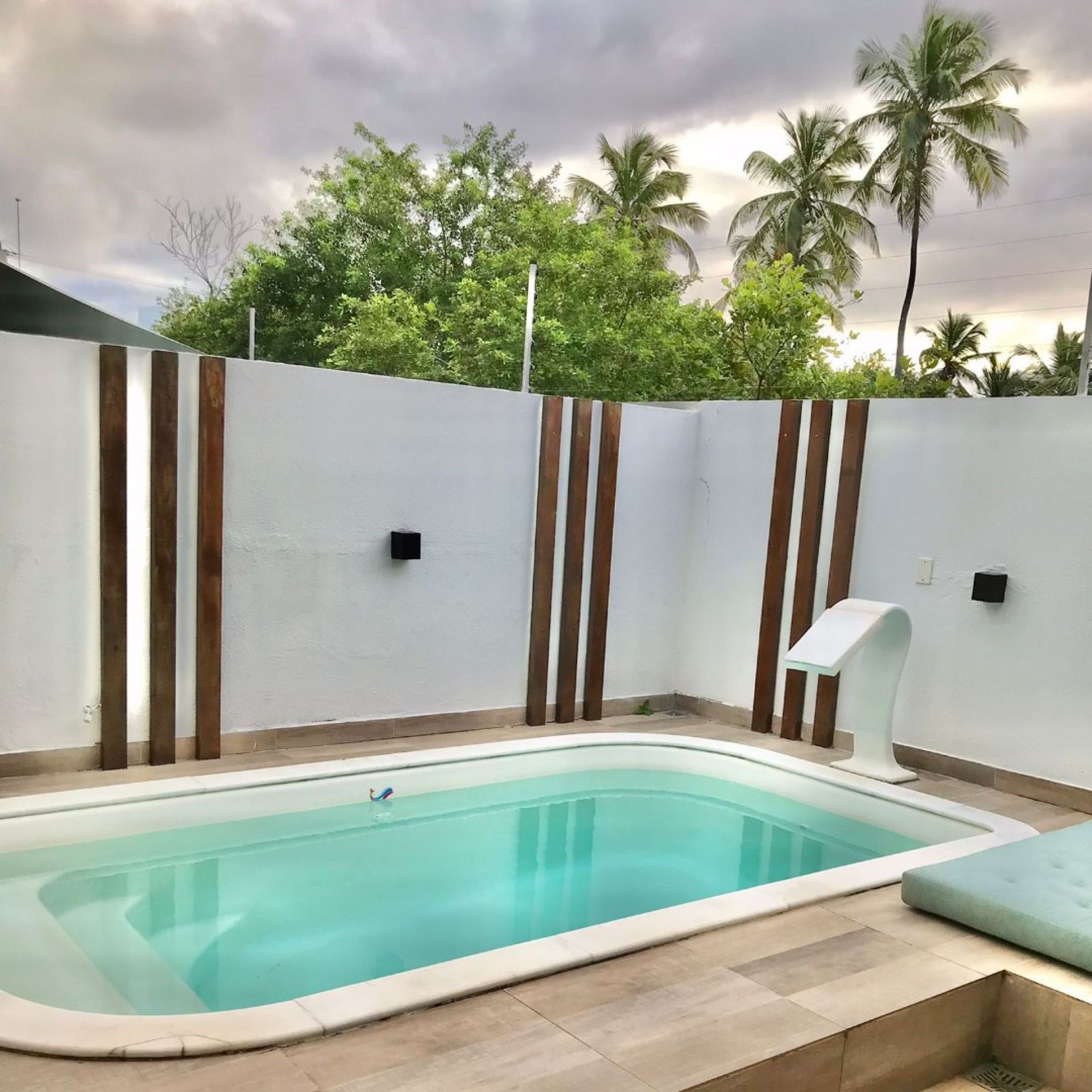 Casa de Condomínio no Fragata Para Vender com 4 quartos 3 suítes no bairro Robalo em Aracaju