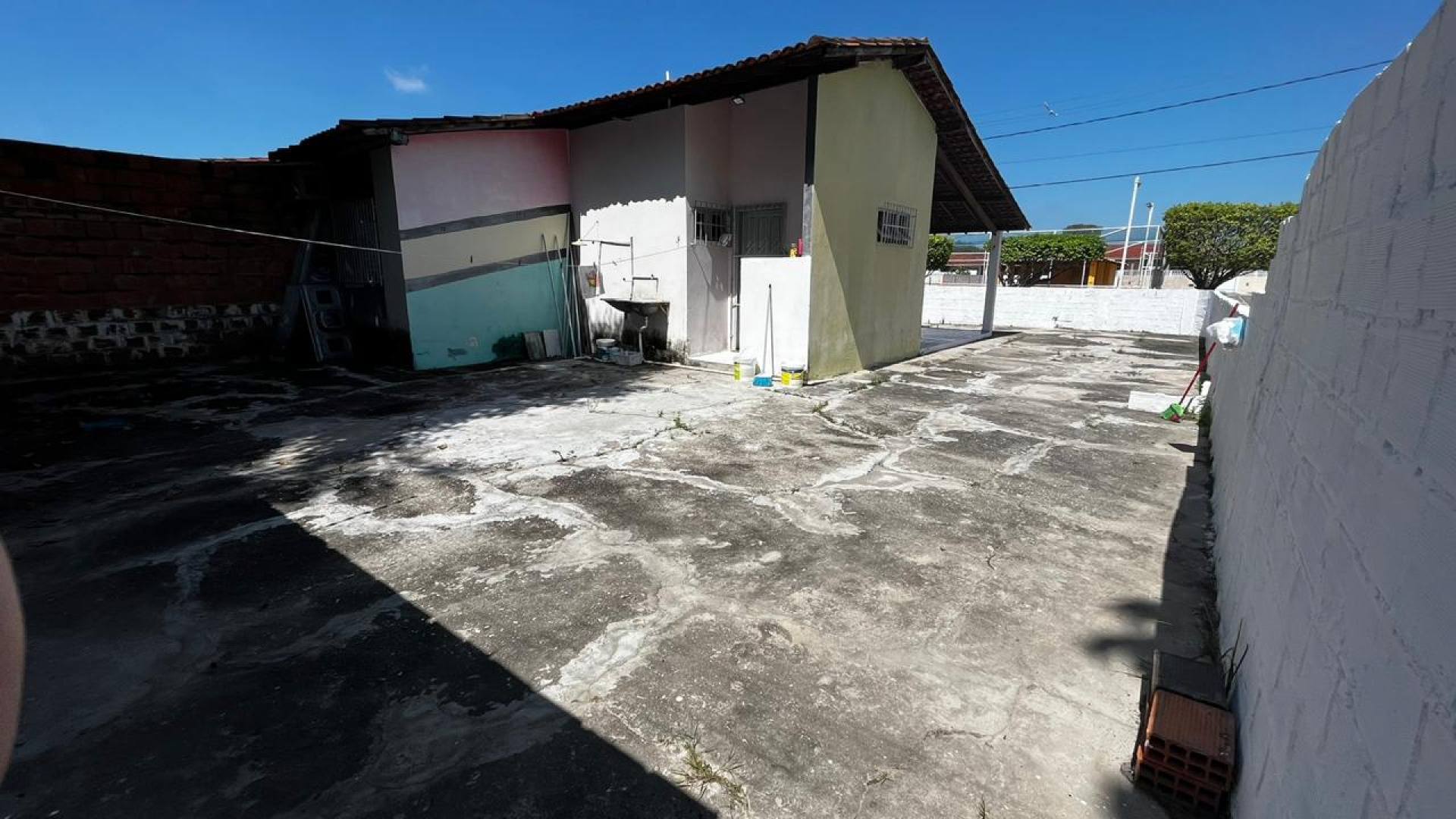 Terreno no Condomínio Villa Vitória com casa de 2 quartos, próximo a Universidade Federal em Aracaju