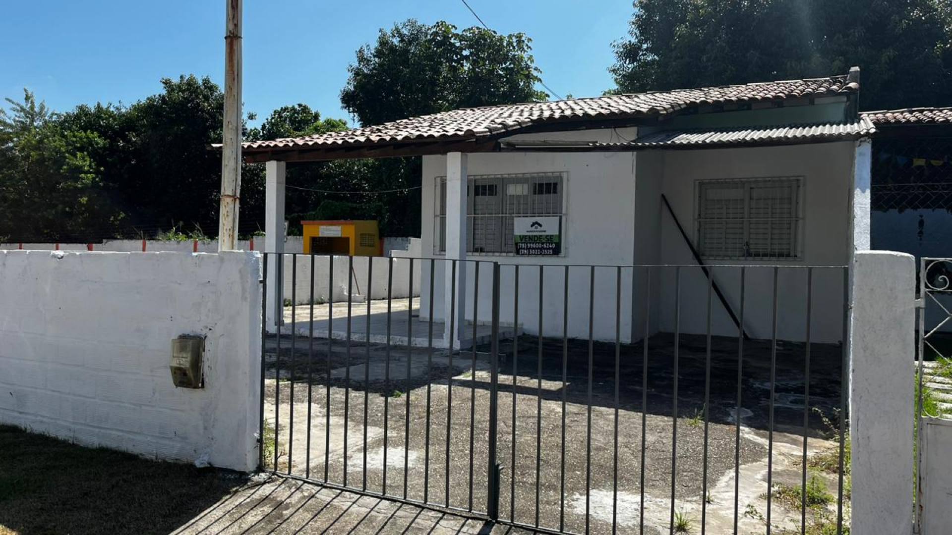 Terreno no Condomínio Villa Vitória com casa de 2 quartos, próximo a Universidade Federal em Aracaju