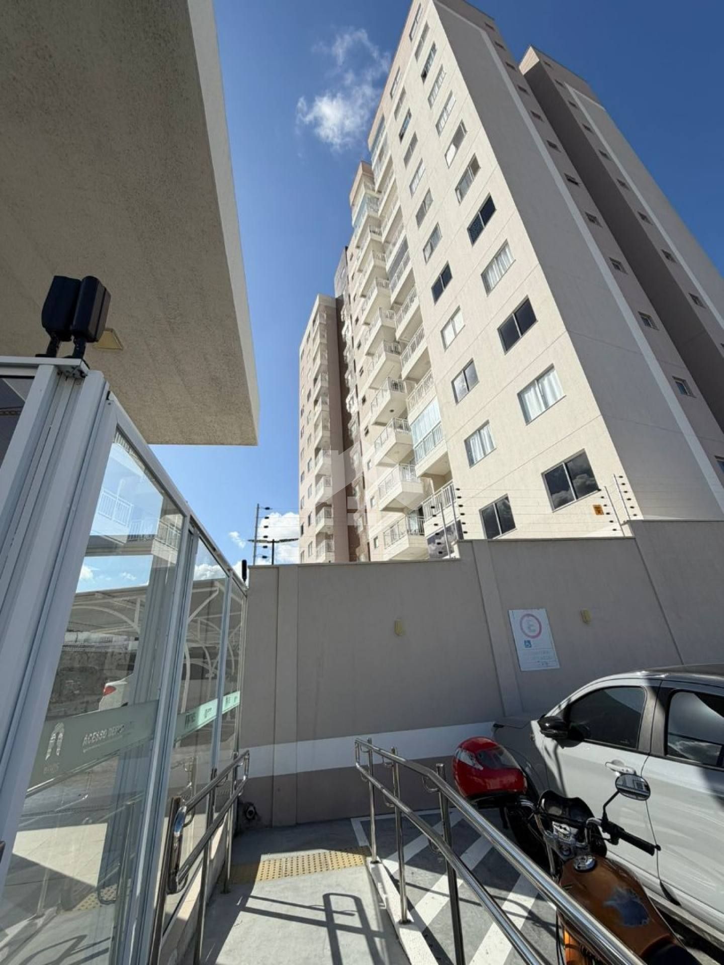 Apartamento no Athos, 2/4, 1 suíte, 1 vaga (Condomínio incluso) - Ponto Novo