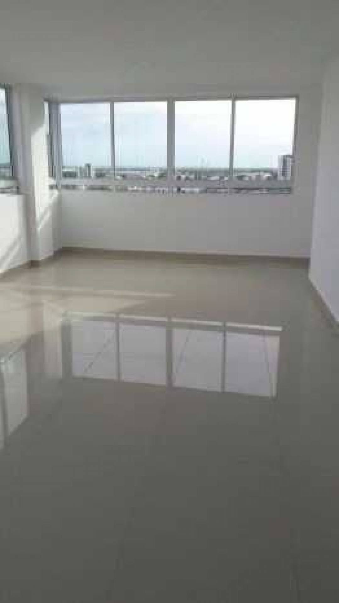 Apartamento semi-mobiliado no Bessa