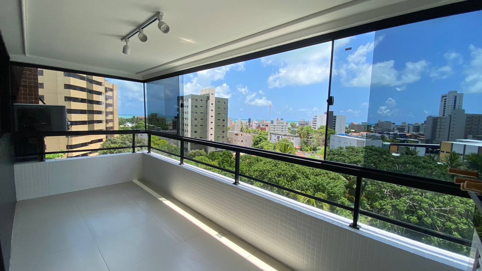 Apartamento com varanda/sacada gourmet com vista para o mar a 450m da praia no Jardim Oceania