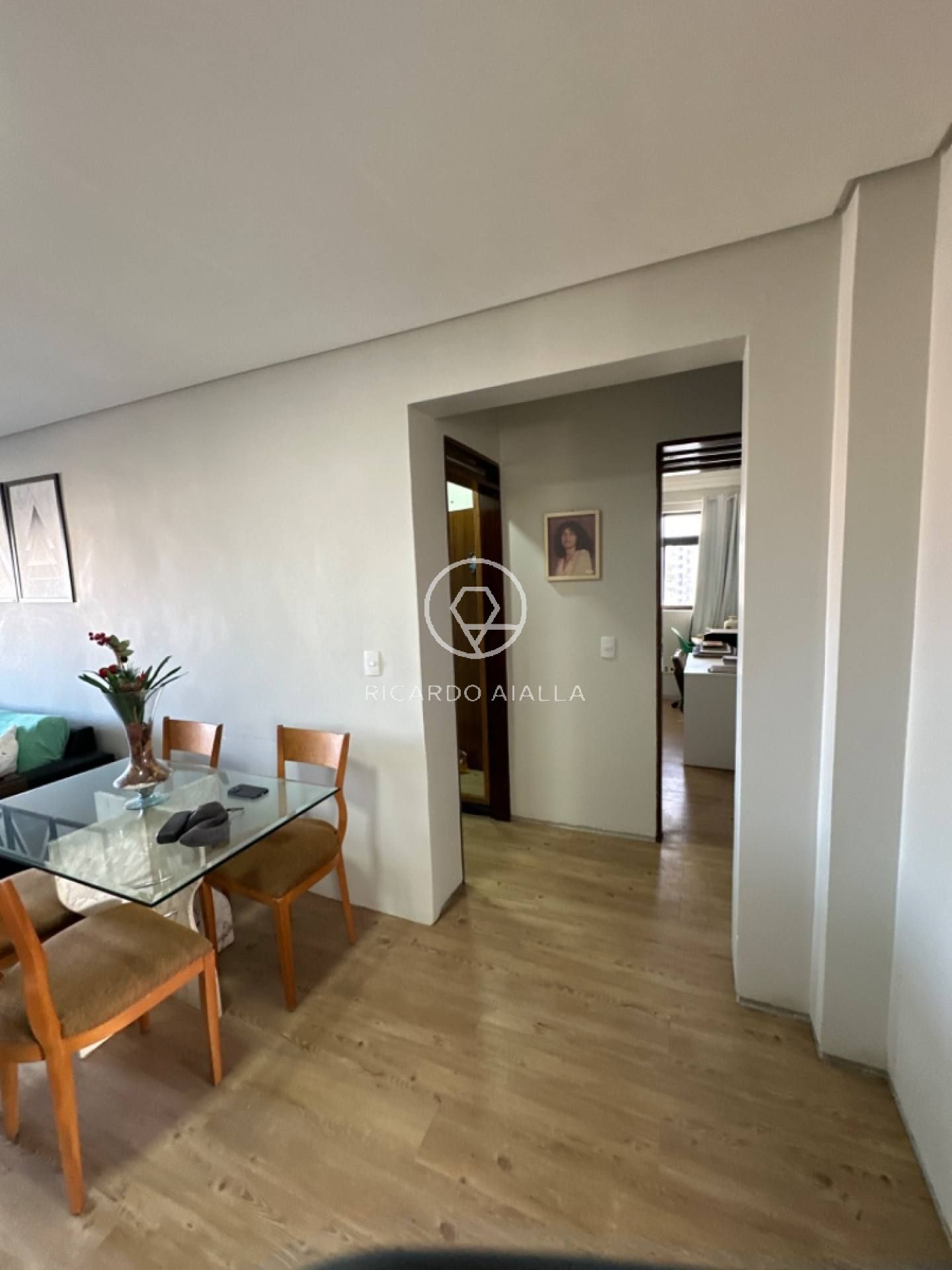 APARTAMENTO NO JARDIM OCEANIA A 240 METROS DA PRAIA