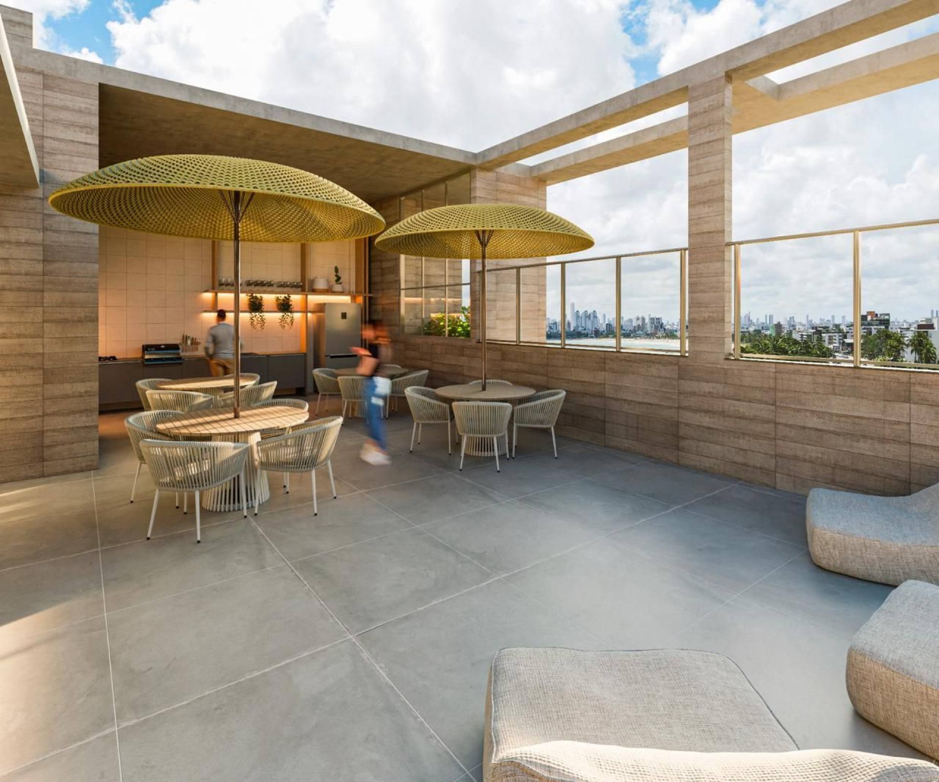 Apartamentos com varanda a 140m da praia de Intermares