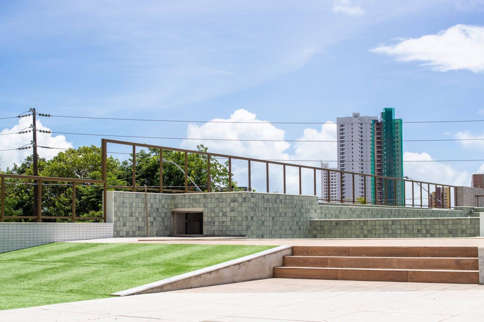 Apartamentos com varanda gourmet no João Agripino / Jardim Luna