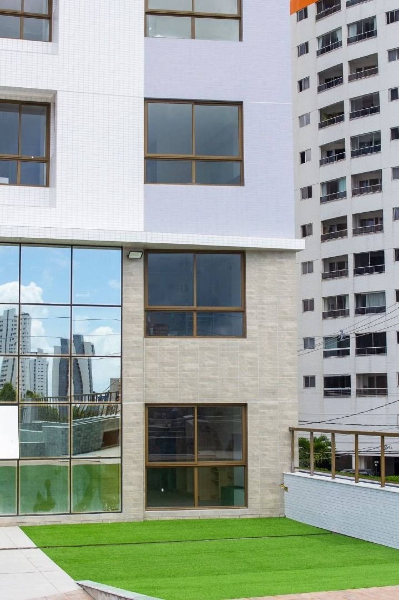 Apartamentos com varanda gourmet no João Agripino / Jardim Luna