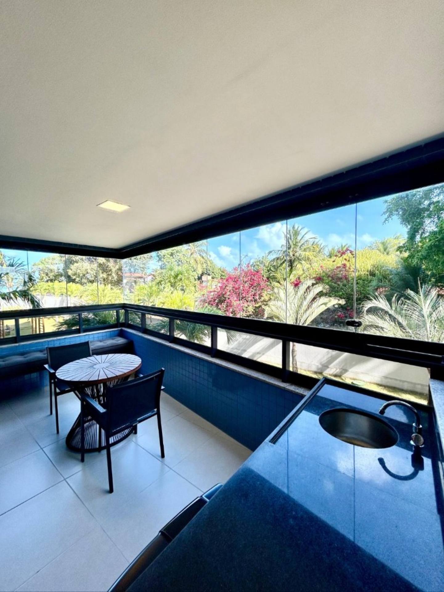 Apartamento Porteira Fechada - Pé na areia na praia Formosa no Bairro Monte Castelo (camboinha)/ Cabedelo