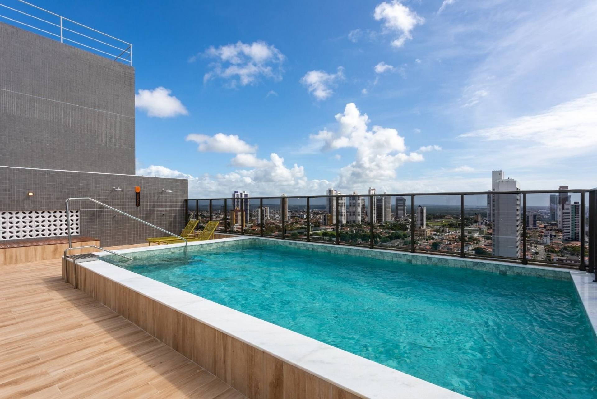 Apartamentos estilo Flat com área de lazer em Tambauzinho