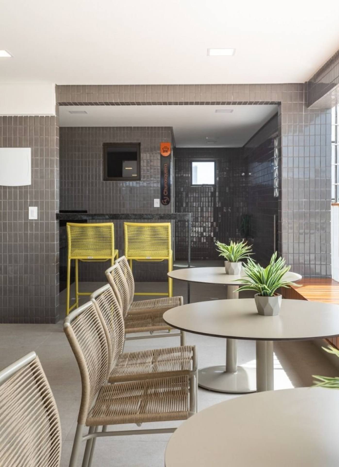 Apartamentos estilo Flat com área de lazer em Tambauzinho