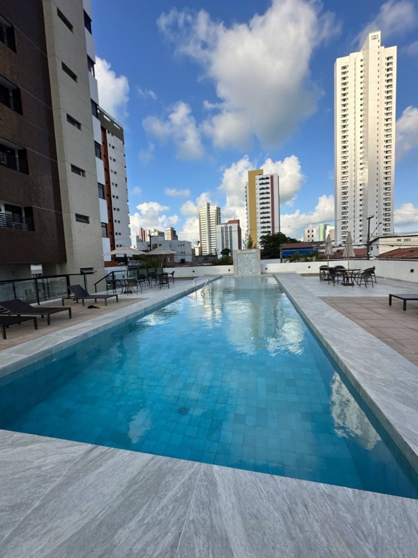 Amplo apartamento na posição nascente, localizado no coração de Manaíra