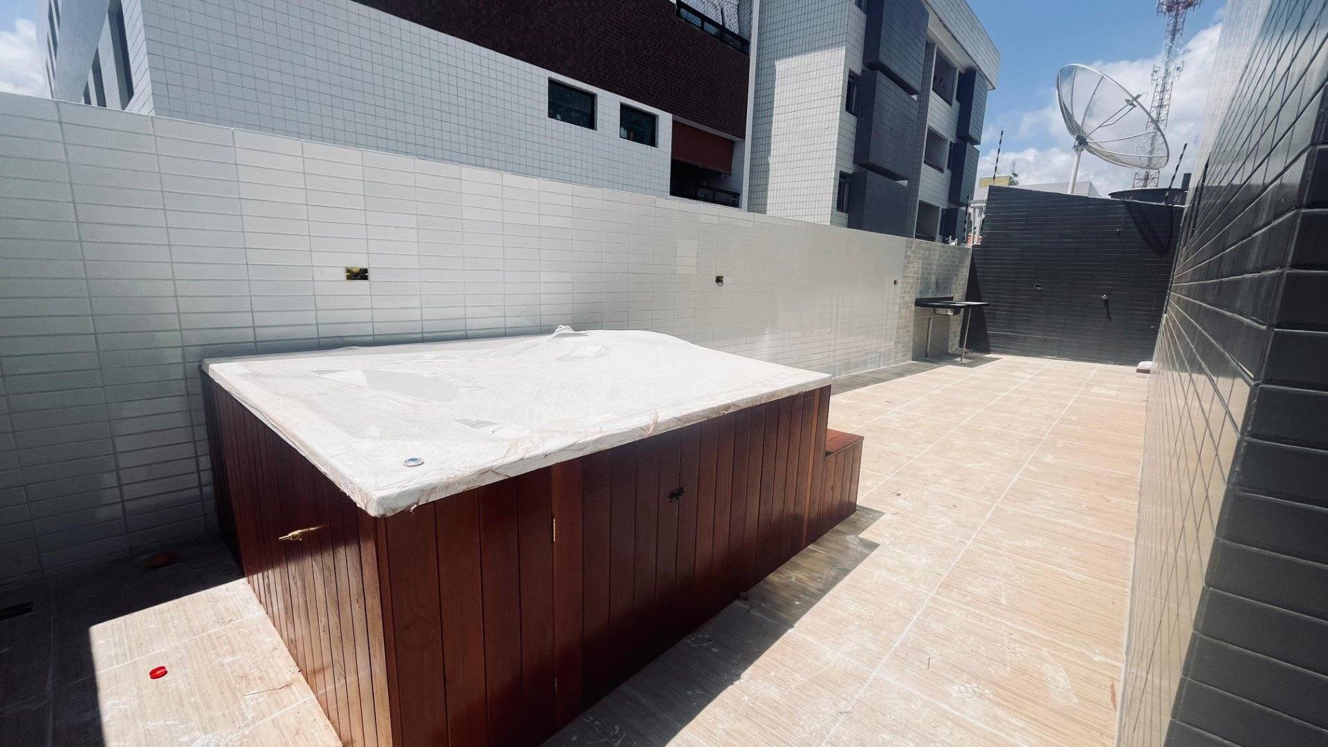 Apartamento térreo a 200 metros da praia do Bessa
