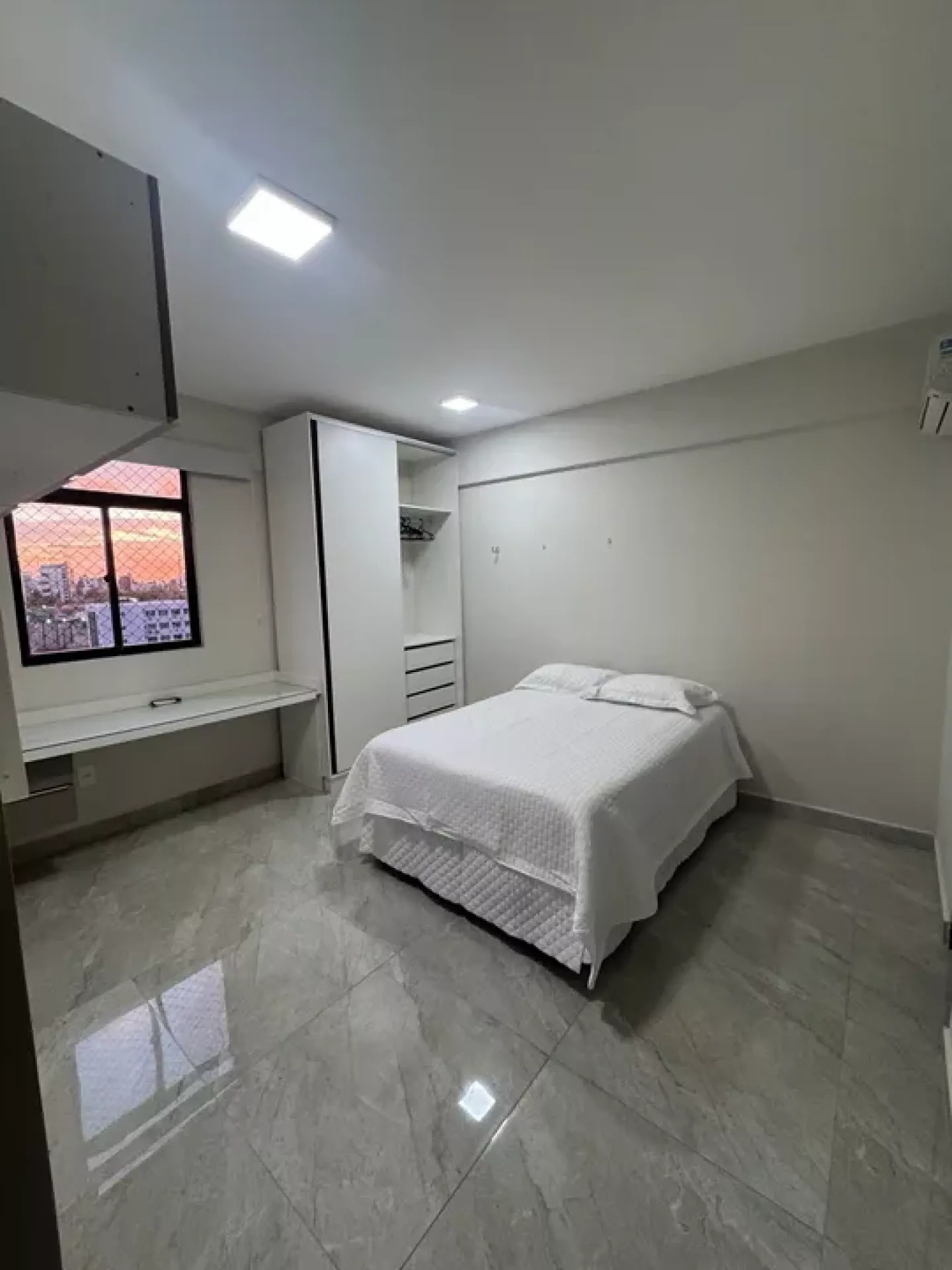Apartamento - 3 quartos - Ponta de Campina - 580.000