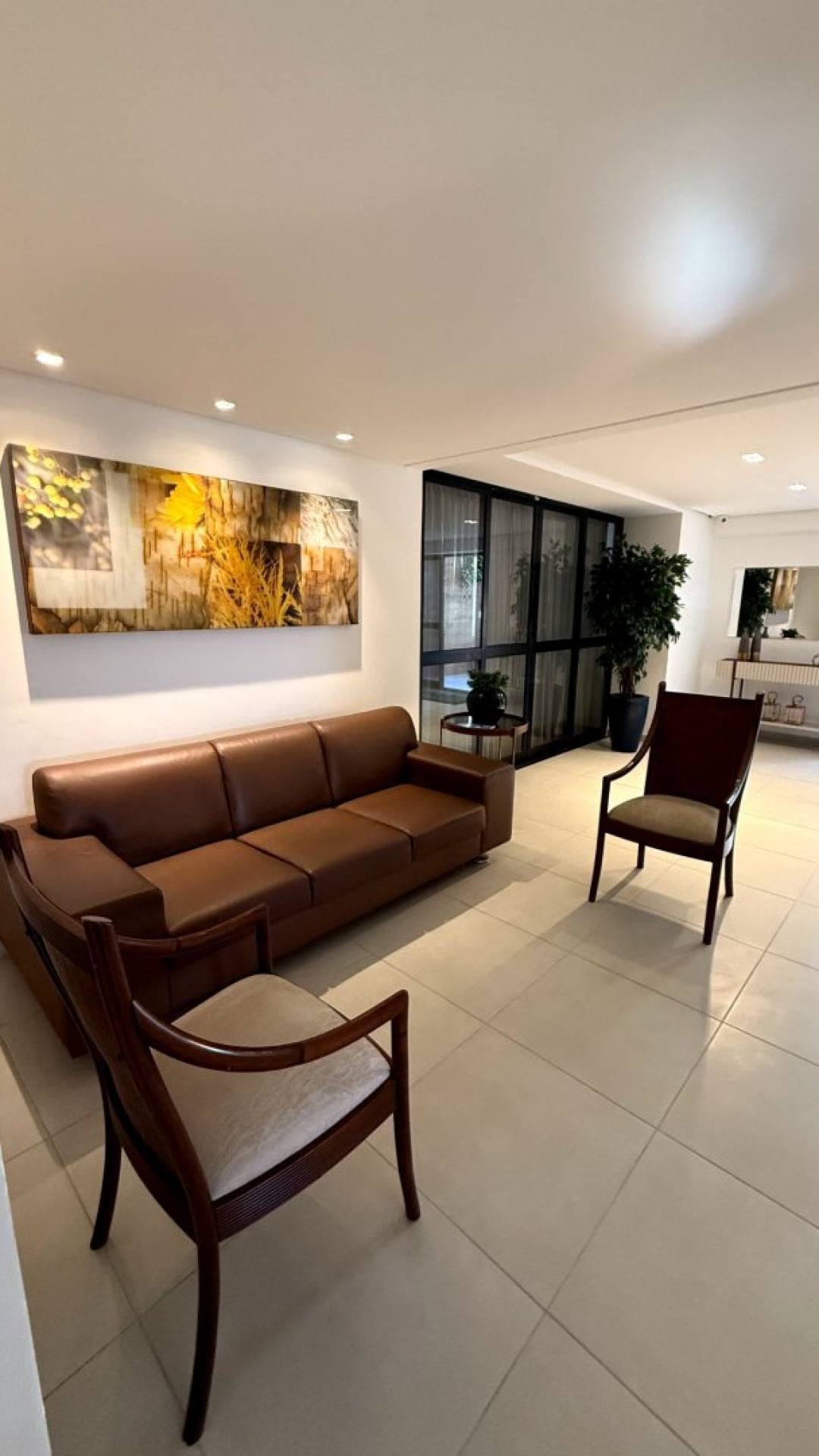 Apartamento 3 quartos - 400 metros da praia - R$ 639.000