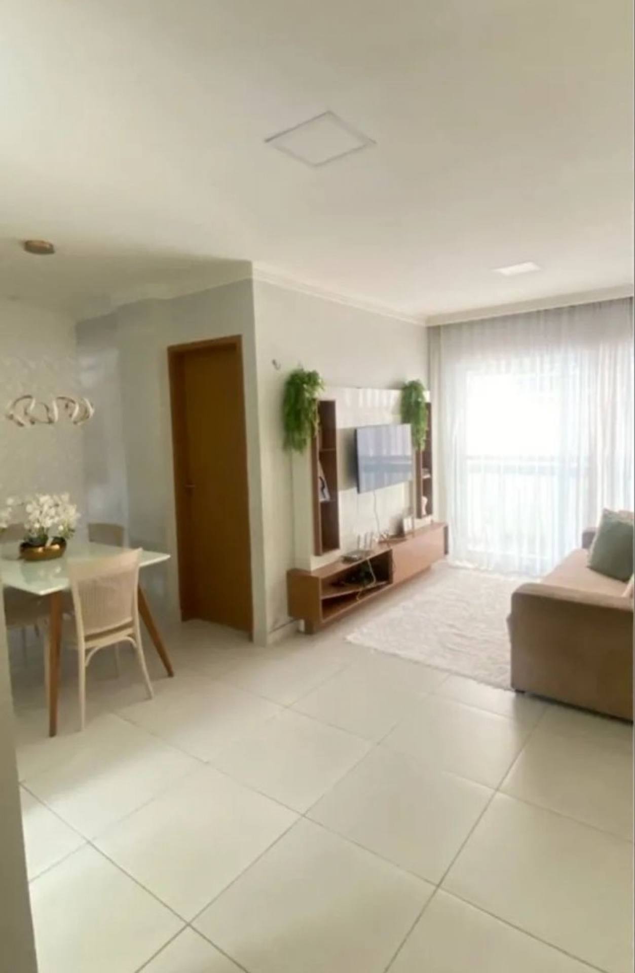Apartamento térreo com área privativa no Aeroclube