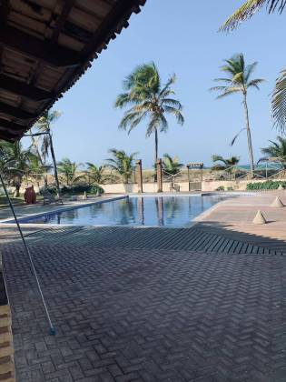 CASA EM CONDOMÍNIO FRENTE MAR EM ÁGUAS BELAS - CASCAVEL-CE