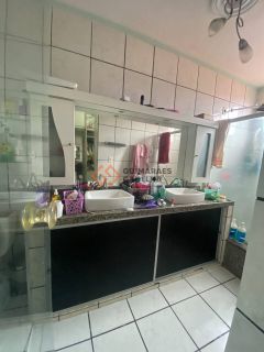 Casa Para Vender com 3 quartos 3 suítes no bairro Cambeba em Fortaleza
