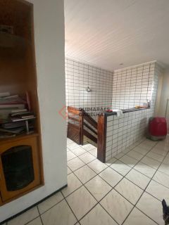 Casa Para Vender com 3 quartos 3 suítes no bairro Cambeba em Fortaleza
