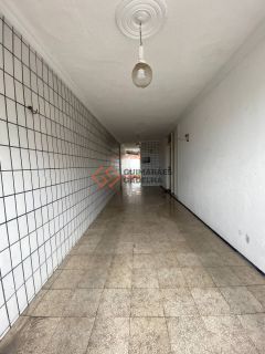 Casa Para Vender com 3 quartos 3 suítes no bairro Cambeba em Fortaleza