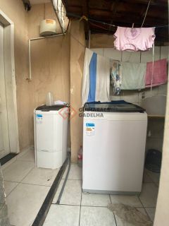 Casa Para Vender com 3 quartos 3 suítes no bairro Cambeba em Fortaleza