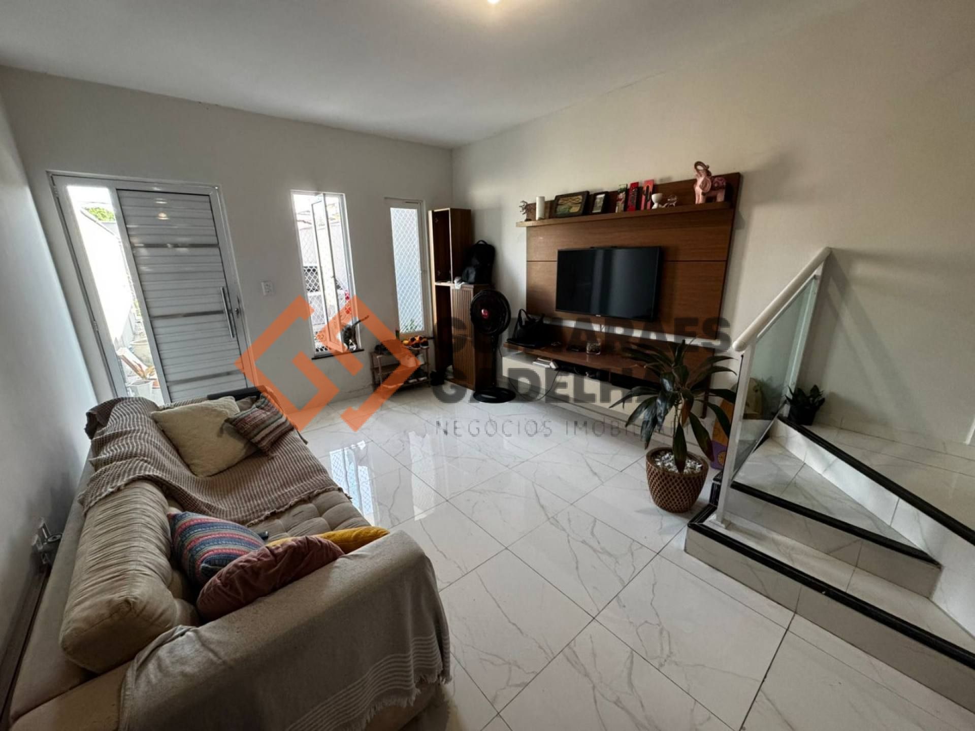 Casa Para Vender com 3 quartos 2 suítes no bairro Centro em Horizonte