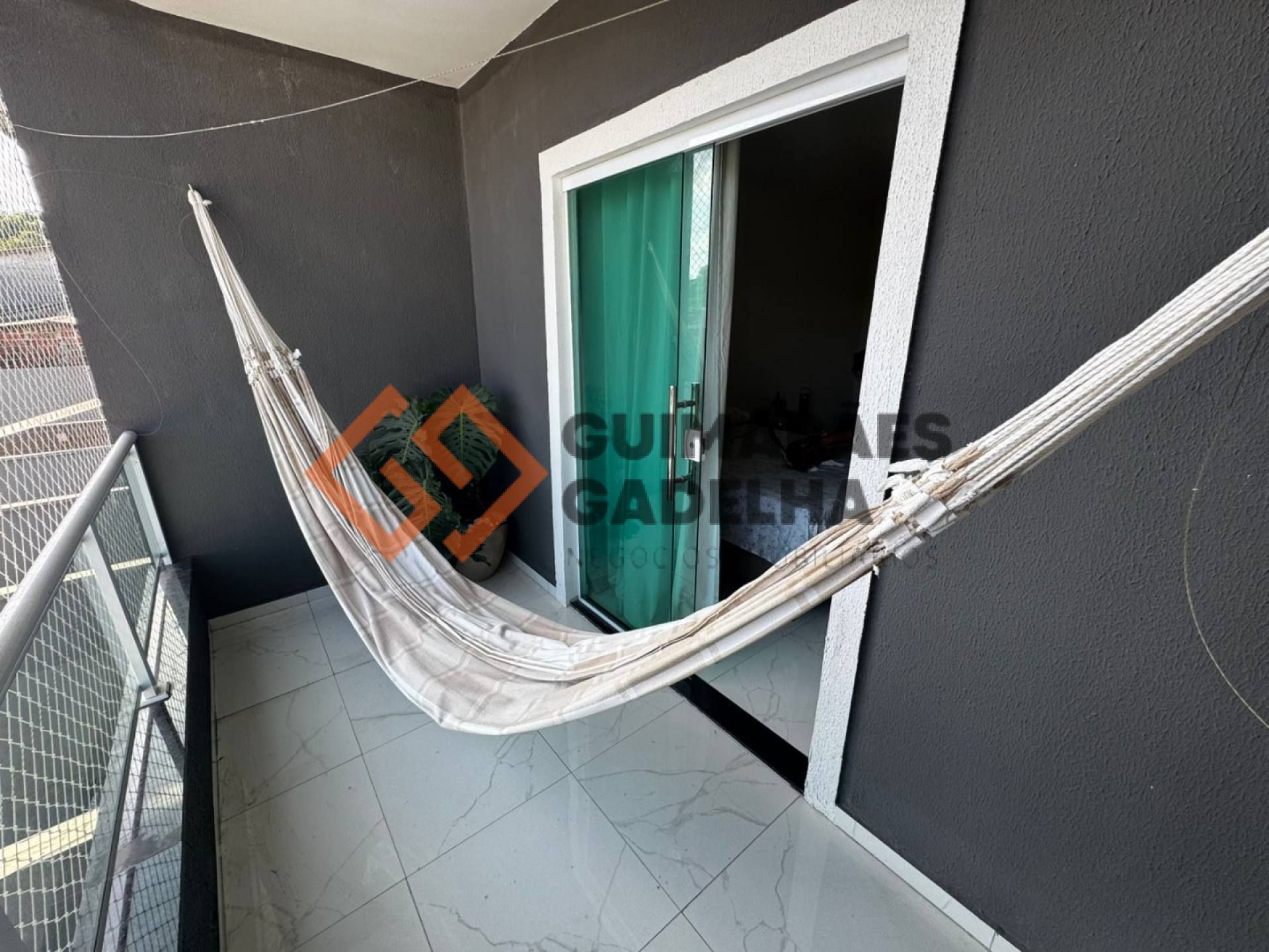 Casa Para Vender com 3 quartos 2 suítes no bairro Centro em Horizonte