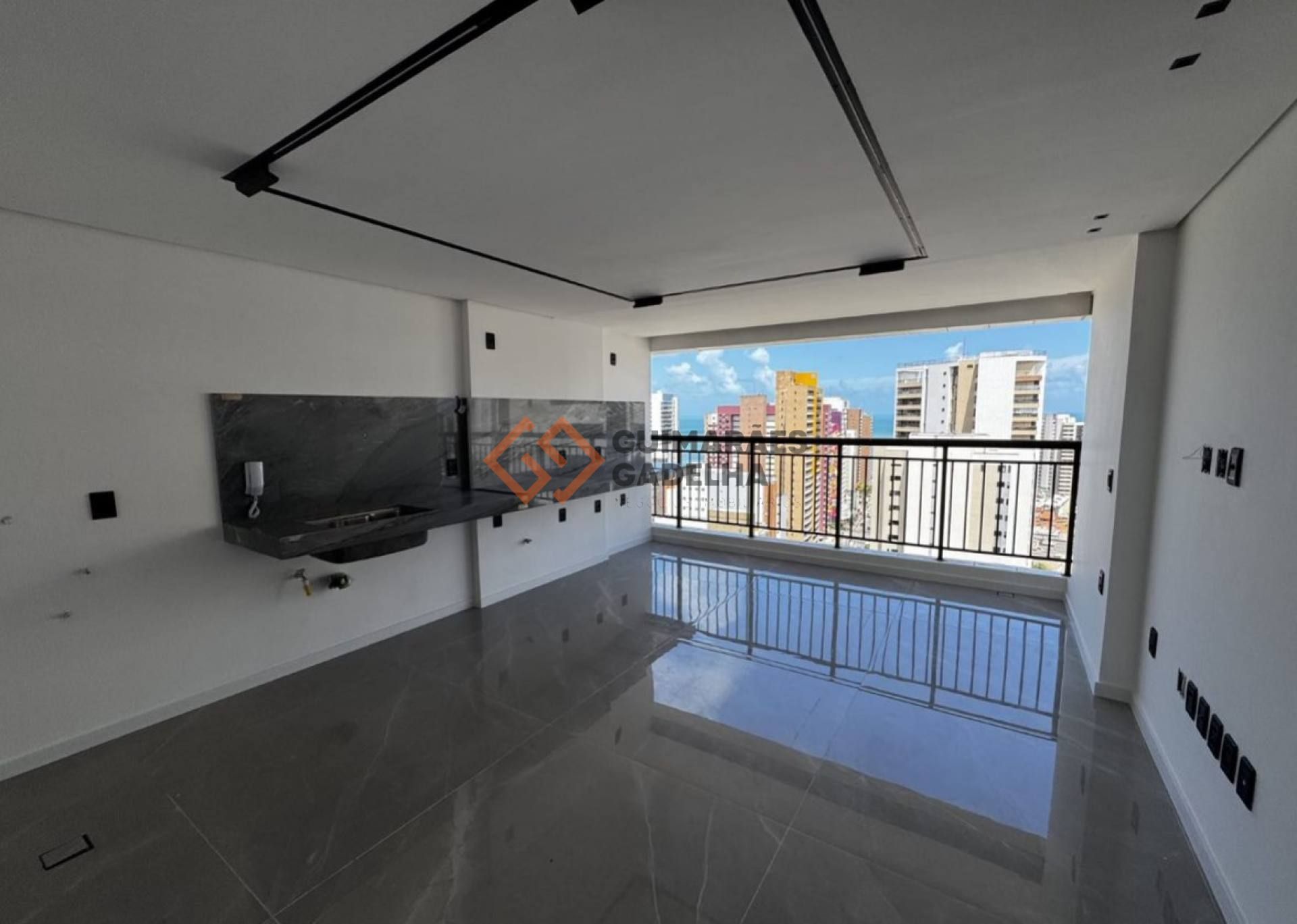 Apartamento Para Vender com 2 quartos no bairro Meireles em Fortaleza