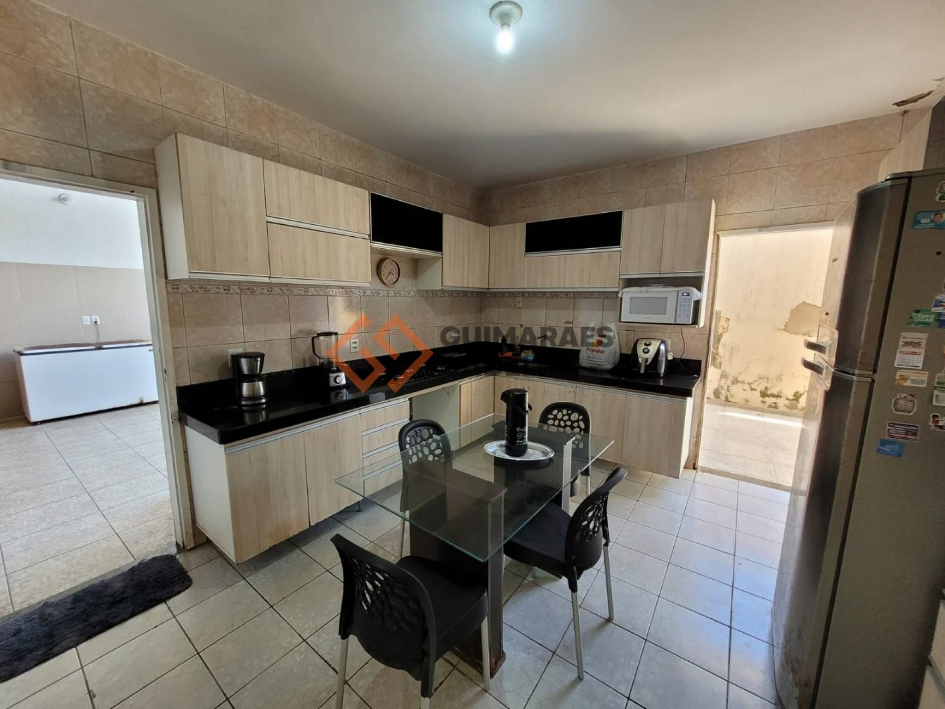 Excelente oportunidade! Casa ampla com 4 quartos (3 suítes) no José Walter.