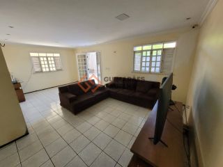 Excelente oportunidade! Casa ampla com 4 quartos (3 suítes) no José Walter.