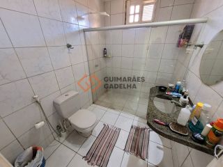 Excelente oportunidade! Casa ampla com 4 quartos (3 suítes) no José Walter.