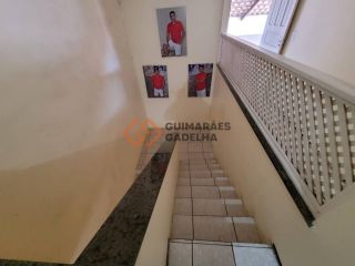 Excelente oportunidade! Casa ampla com 4 quartos (3 suítes) no José Walter.