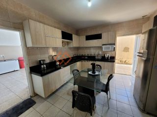 Excelente oportunidade! Casa ampla com 4 quartos (3 suítes) no José Walter.