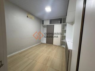 Casa Para Vender com 2 quartos 1 suítes no bairro Lagoa Redonda em Fortaleza
