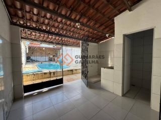 Casa Para Vender com 2 quartos 1 suítes no bairro Lagoa Redonda em Fortaleza