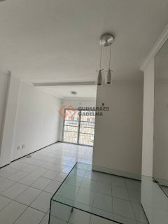 Apartamento Para Alugar com 3 quartos 1 suítes no bairro Jangurussu em Fortaleza