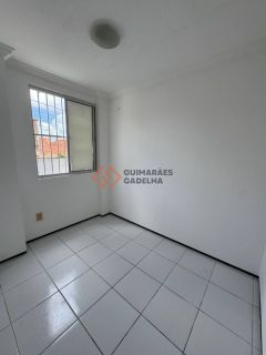 Apartamento Para Alugar com 3 quartos 1 suítes no bairro Jangurussu em Fortaleza
