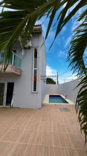 Oportunidade no Eusébio! Casa Duplex com Piscina por R$ 270 mil!
