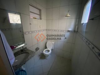 Casa Para Alugar com 3 quartos 3 suítes no bairro Pref. José Walter em Fortaleza
