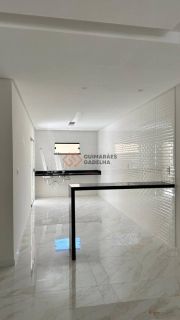 Casa Para Vender com 3 quartos 2 suítes na região da Maraponga