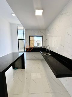 Casa Para Vender com 3 quartos 3 suítes no bairro Guaribas em Eusébio