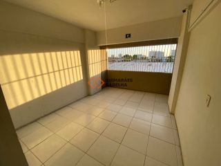 Apartamento Para Alugar com 3 quartos 1 suítes no bairro Damas em Fortaleza