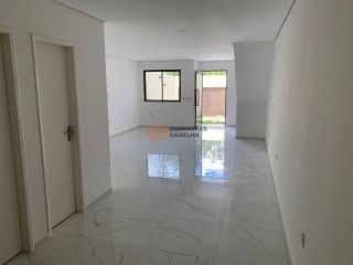 Casa Para Vender com 4 quartos 4 suítes no bairro Escolha um bairro... em Fortaleza