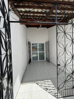 Apartamento Para Vender com 2 quartos 2 suítes no bairro Granja Lisboa em Fortaleza